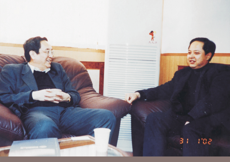 中央政治局委员、湖北省委书记俞正声在省委办公室亲切接见舒心先生 。